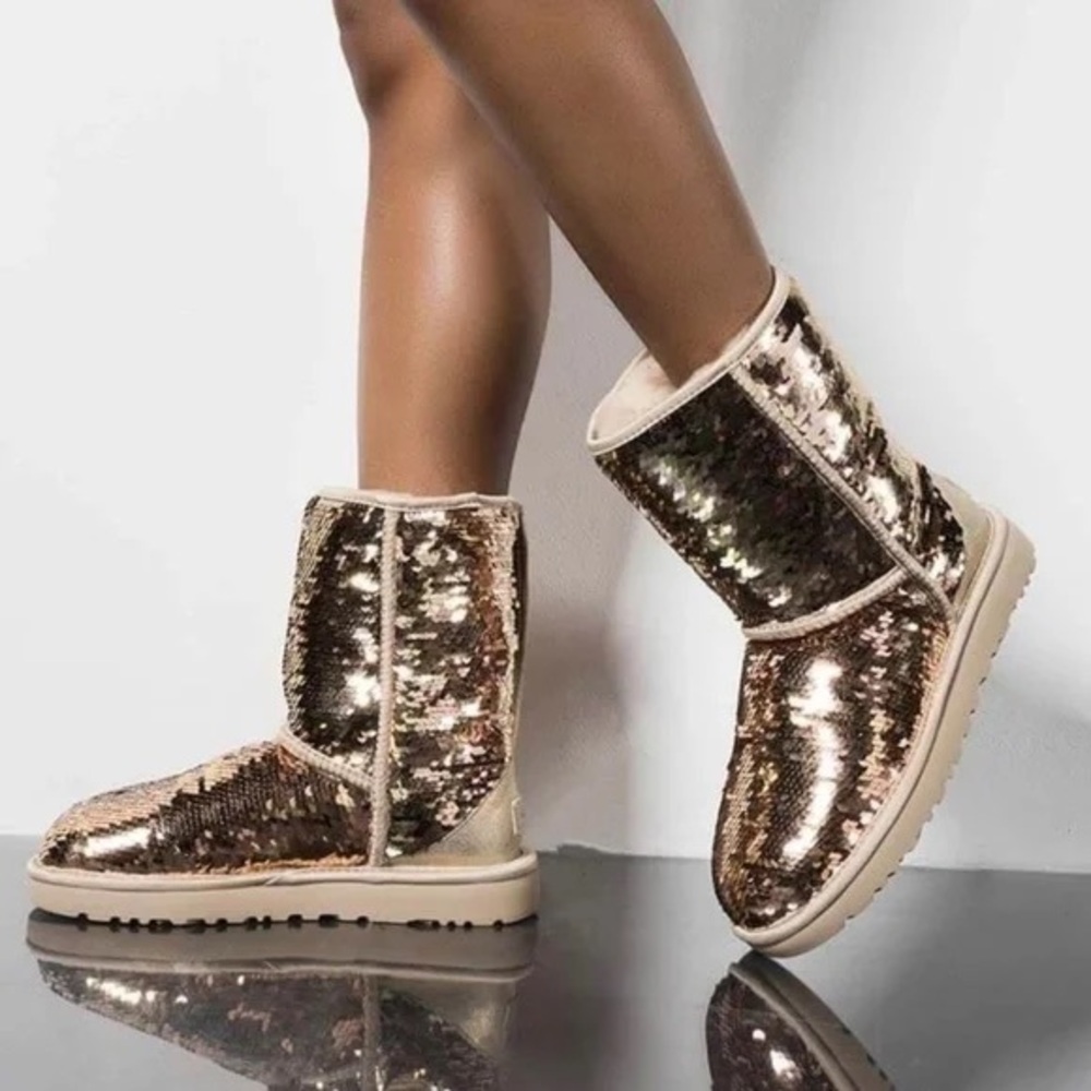 UGG Classic Short Sparkle Sequin Boots Champagne Bronze Gold Women’s 7